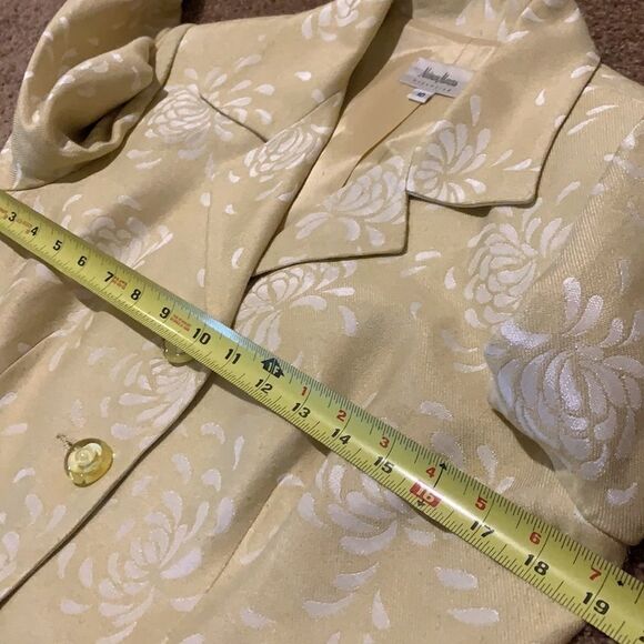 Neiman Marcus exclusive women’s suit - Picture 12 of 14